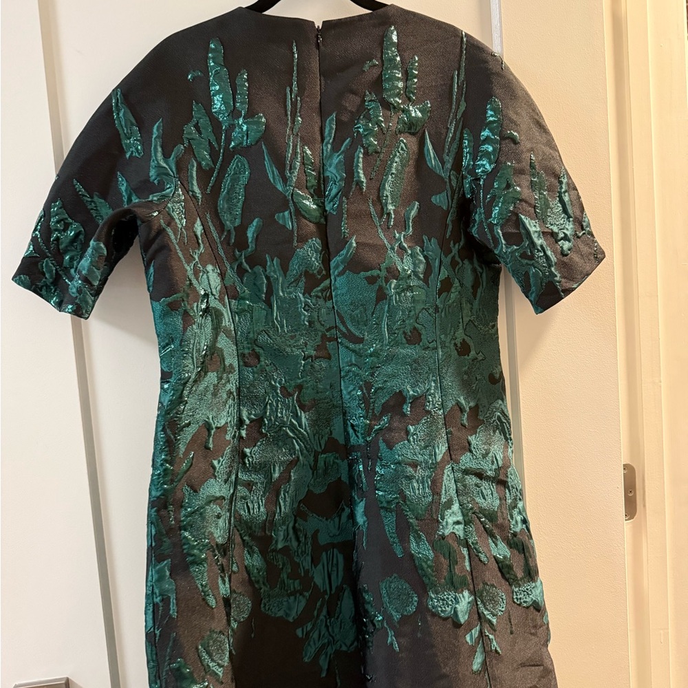 Elegant Green and Black Midi Dress